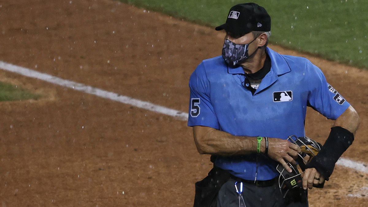 Angel Hernandez Had an Astonishingly Terrible Game, Even by His Low  Standards - Sports Illustrated