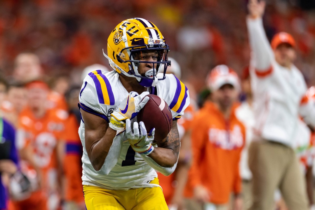 LSU junior wide receiver Ja'Marr Chase (7) sporting his new jersey number  this season..jpg