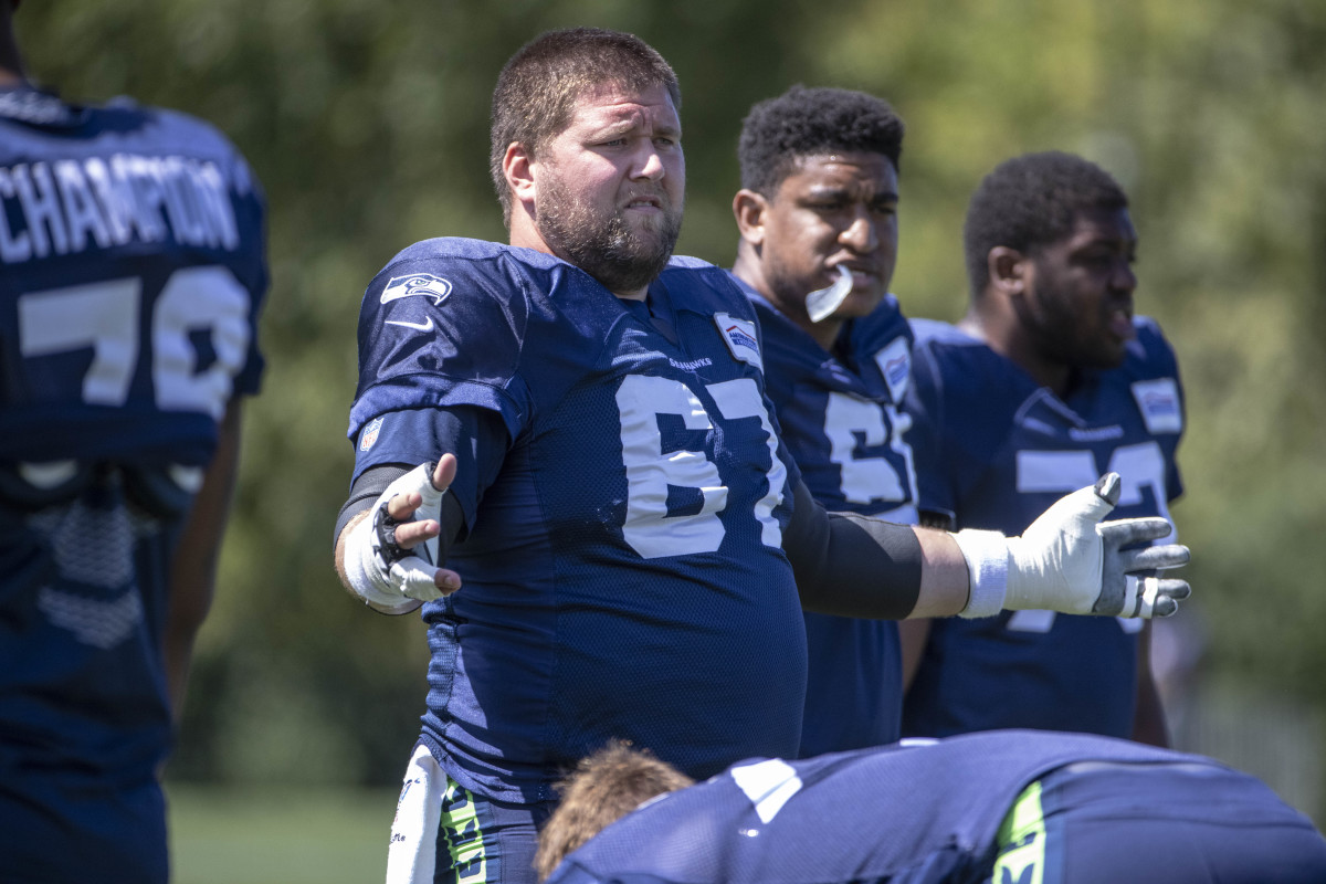 Context Illustrates Why Veteran C B.J. Finney Struggled With Seahawks ...