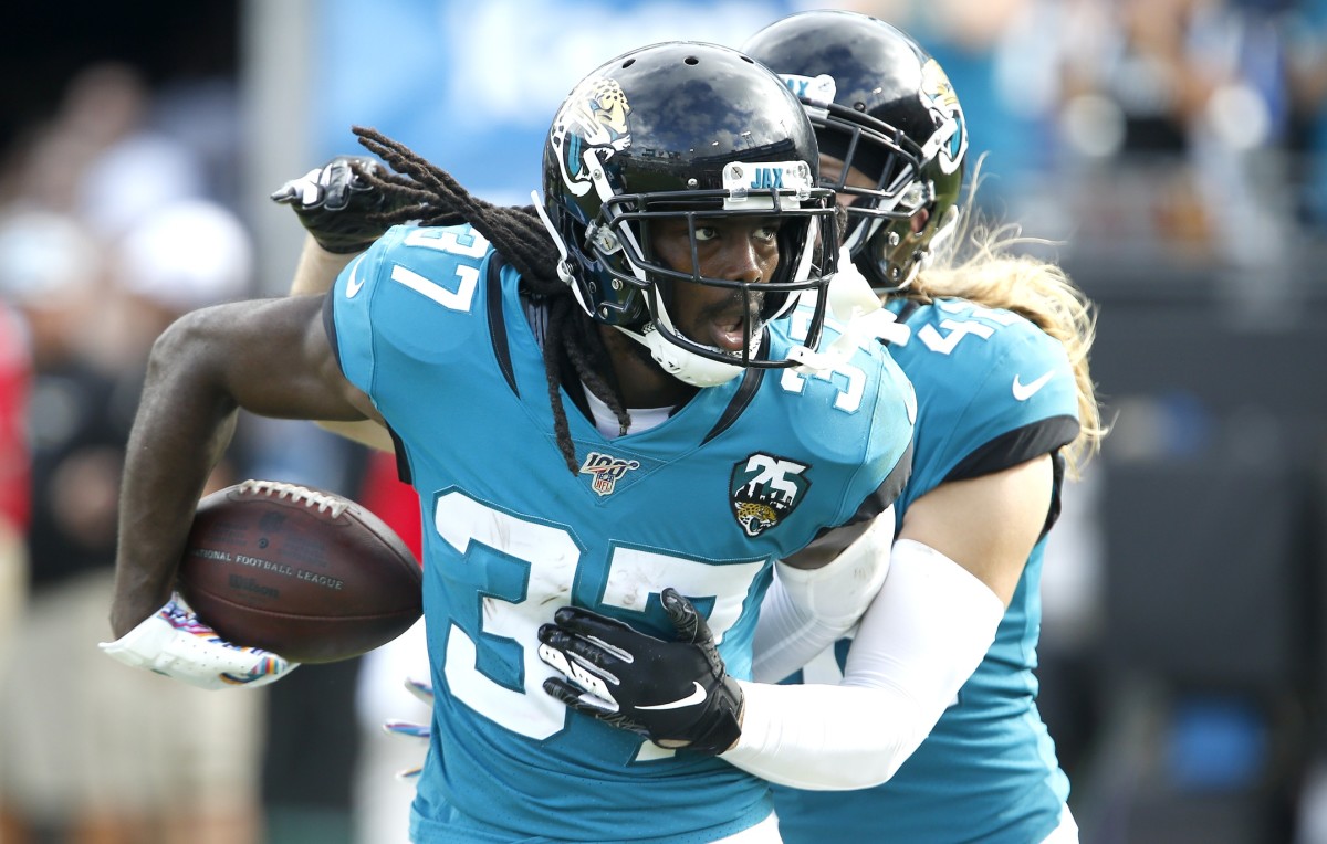 Jaguars Re-Sign Cornerback Tre Herndon