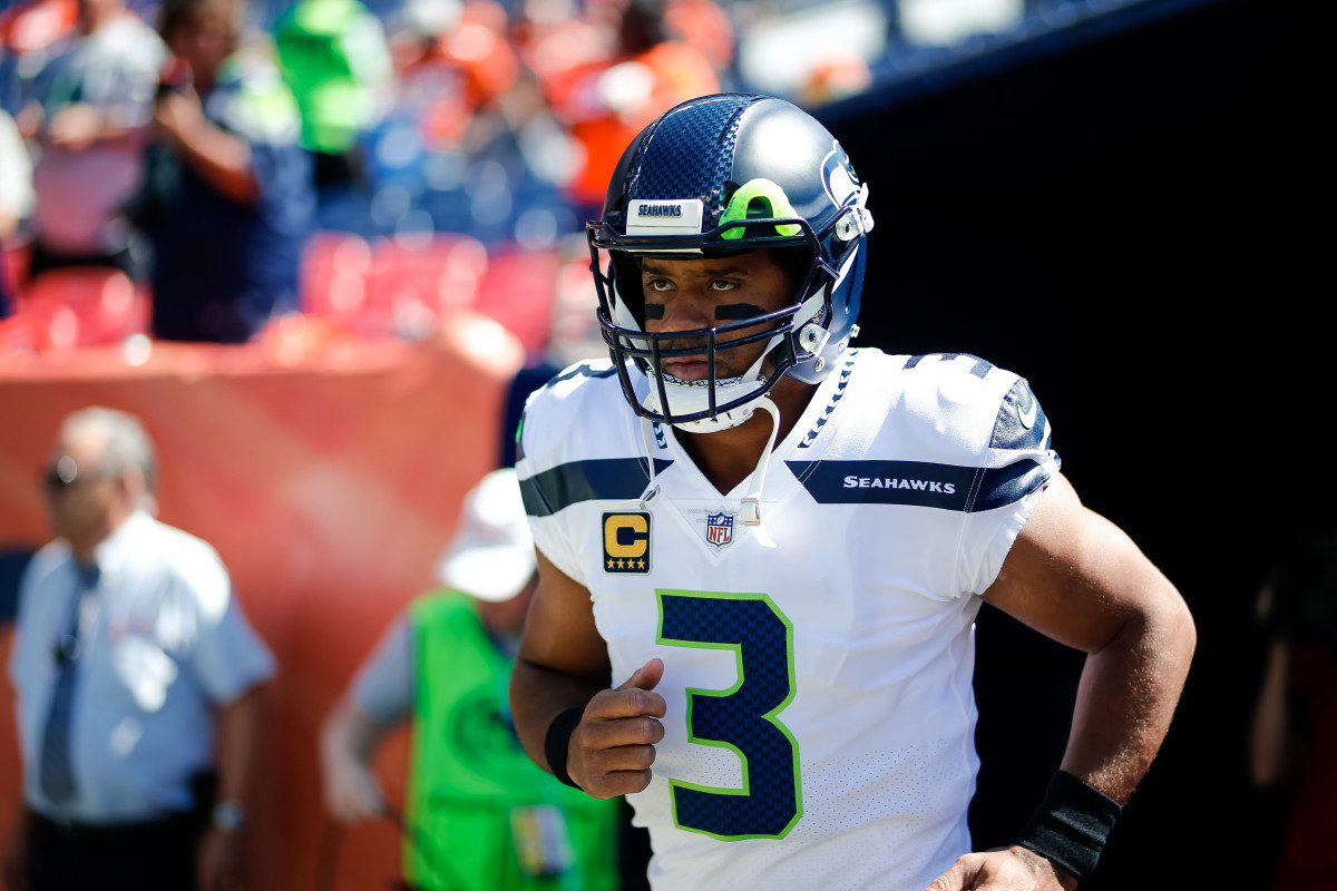Broncos Confirm Blockbuster Trade for Seahawks QB Russell Wilson thumbnail