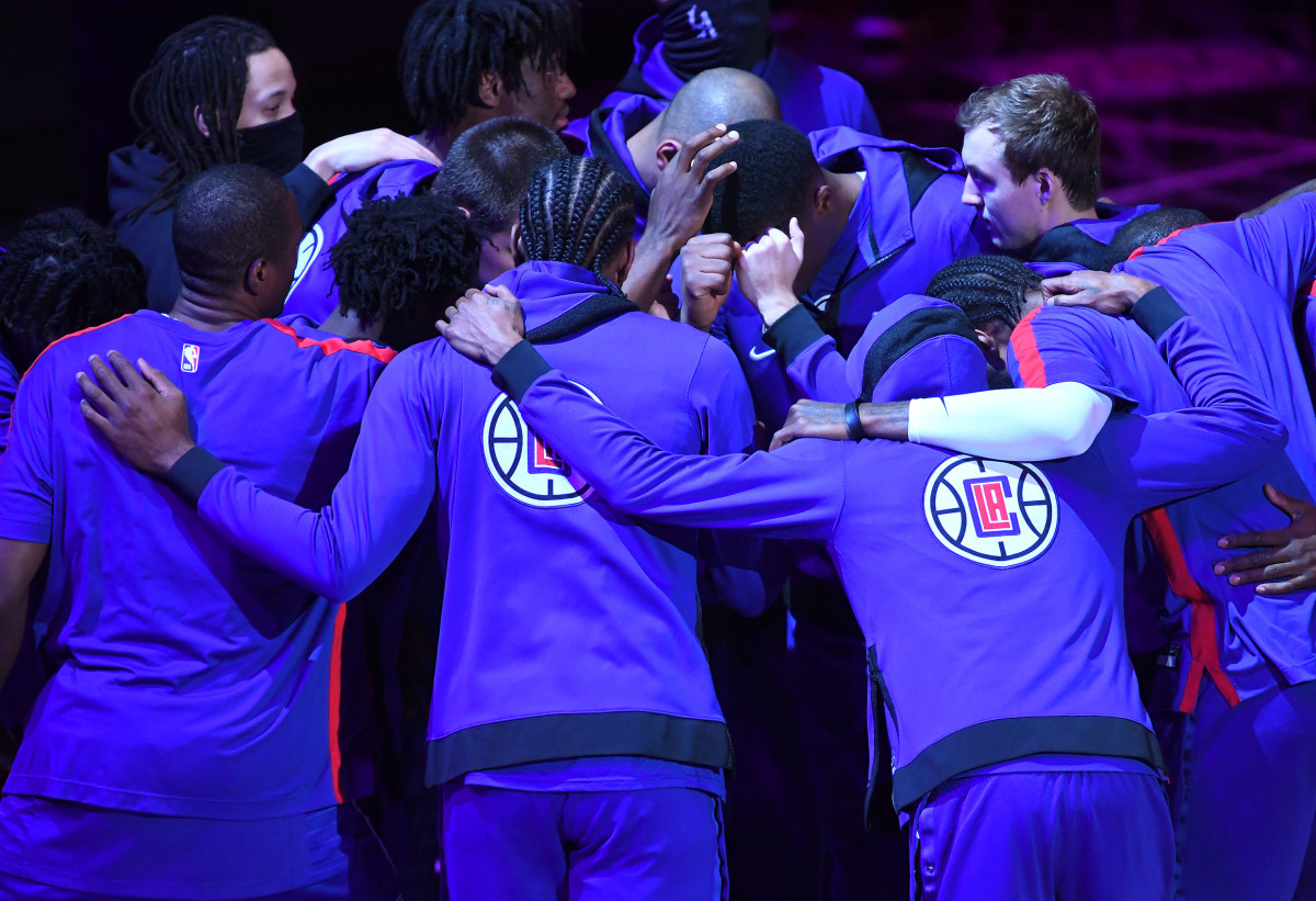 Los Angeles Lakers vs LA Clippers: Injury Updates - EssentiallySports