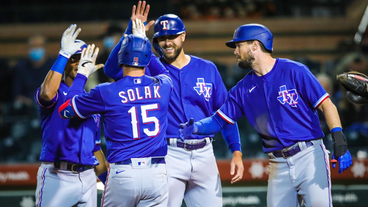 WATCH: Elvis Andrus and Rougned Odor Argue in the Match Against