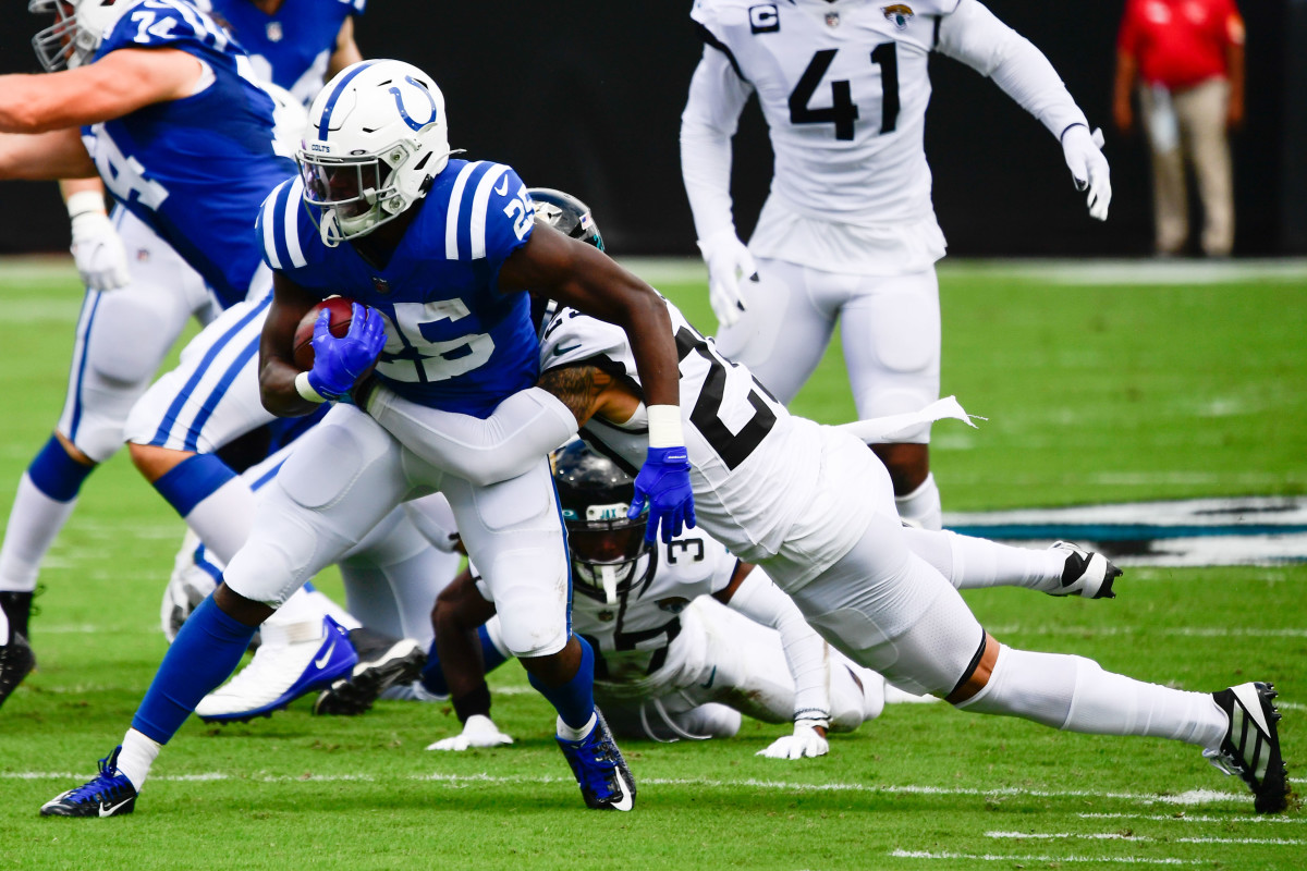 Report: Indianapolis Colts Re-Sign Veteran RB In Free Agency - Sports ...