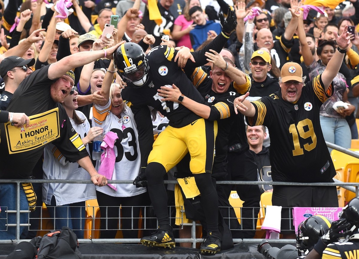 Fans show support for Steelers' JuJu Smith-Schuster after costly fumble