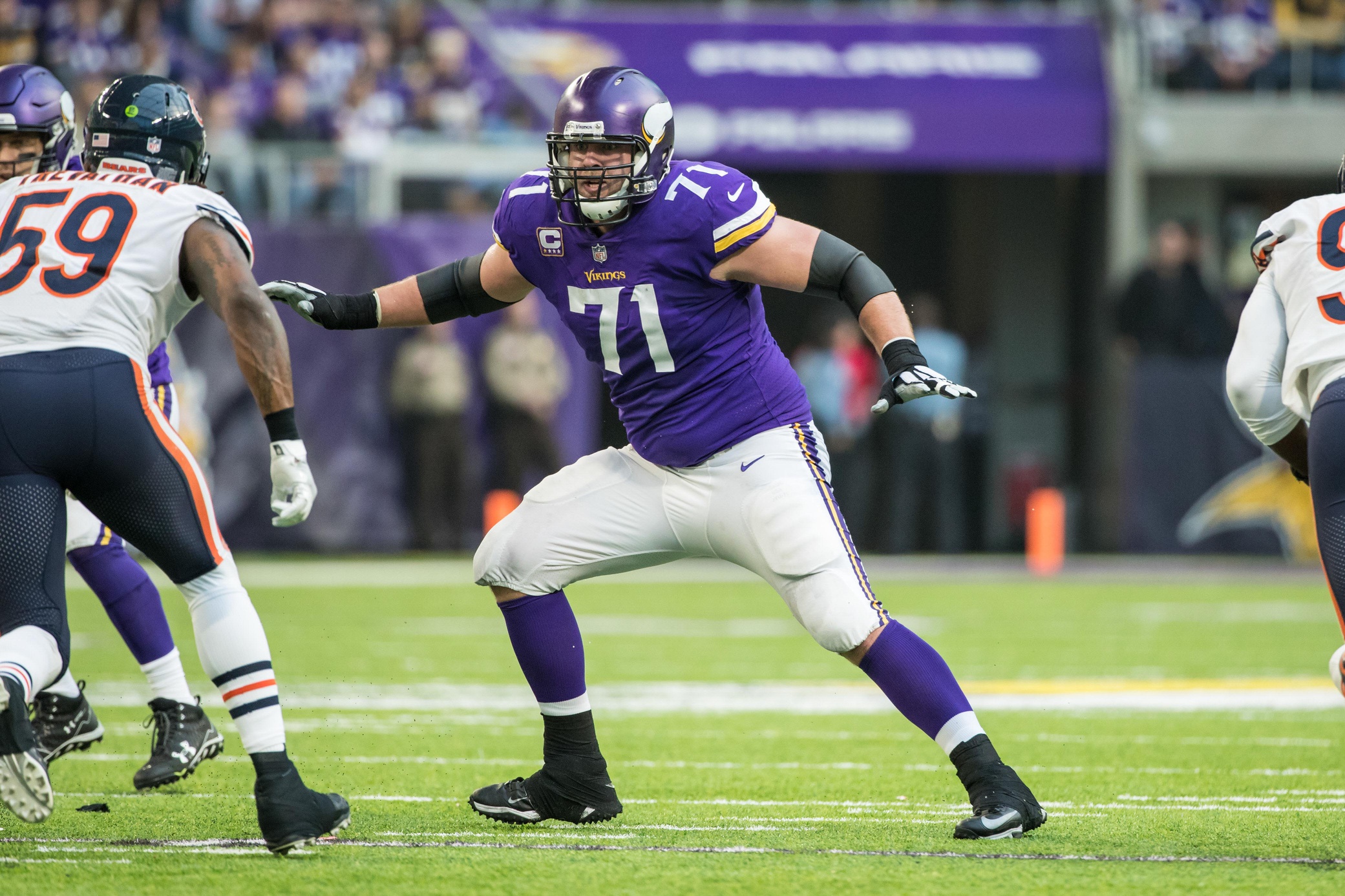 NFL tracker: Riley Reiff earns $1 million bonus in Vikings' loss