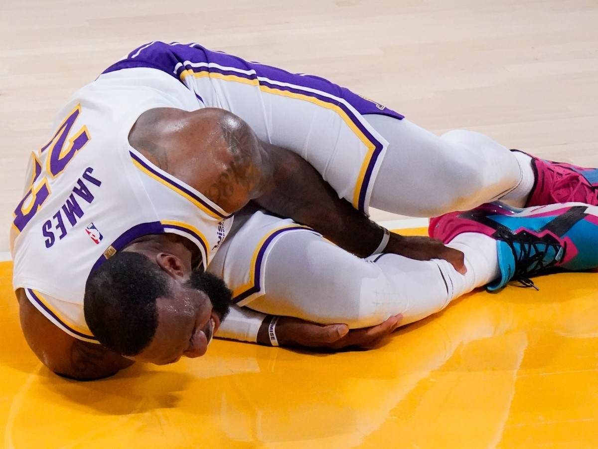 LeBron James Injury Should Lakers Be Concerned Sports Illustrated