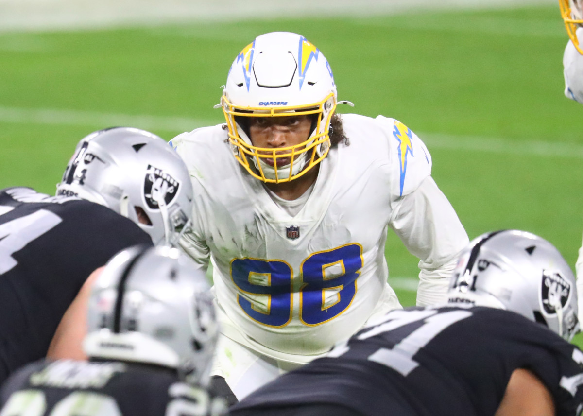 Indianapolis Colts: Contract details for new DE Isaac Rochell