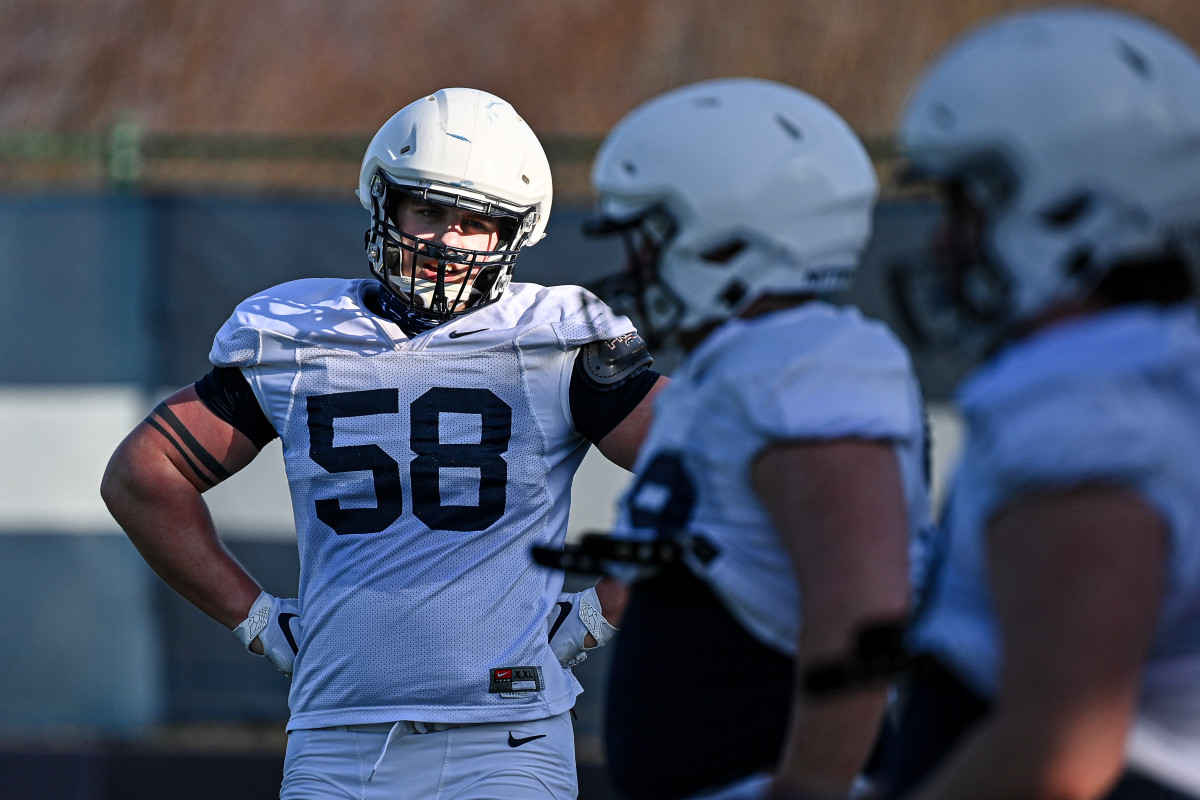 Offensive lineman Landon Tengwall (Penn State Athletics)