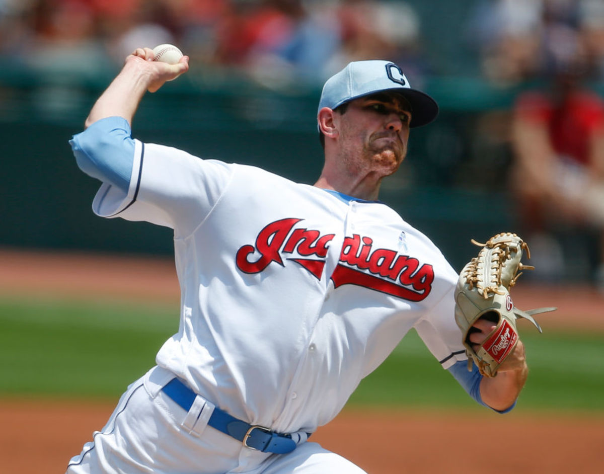 Shane Bieber between rock and hard place with Indians extension