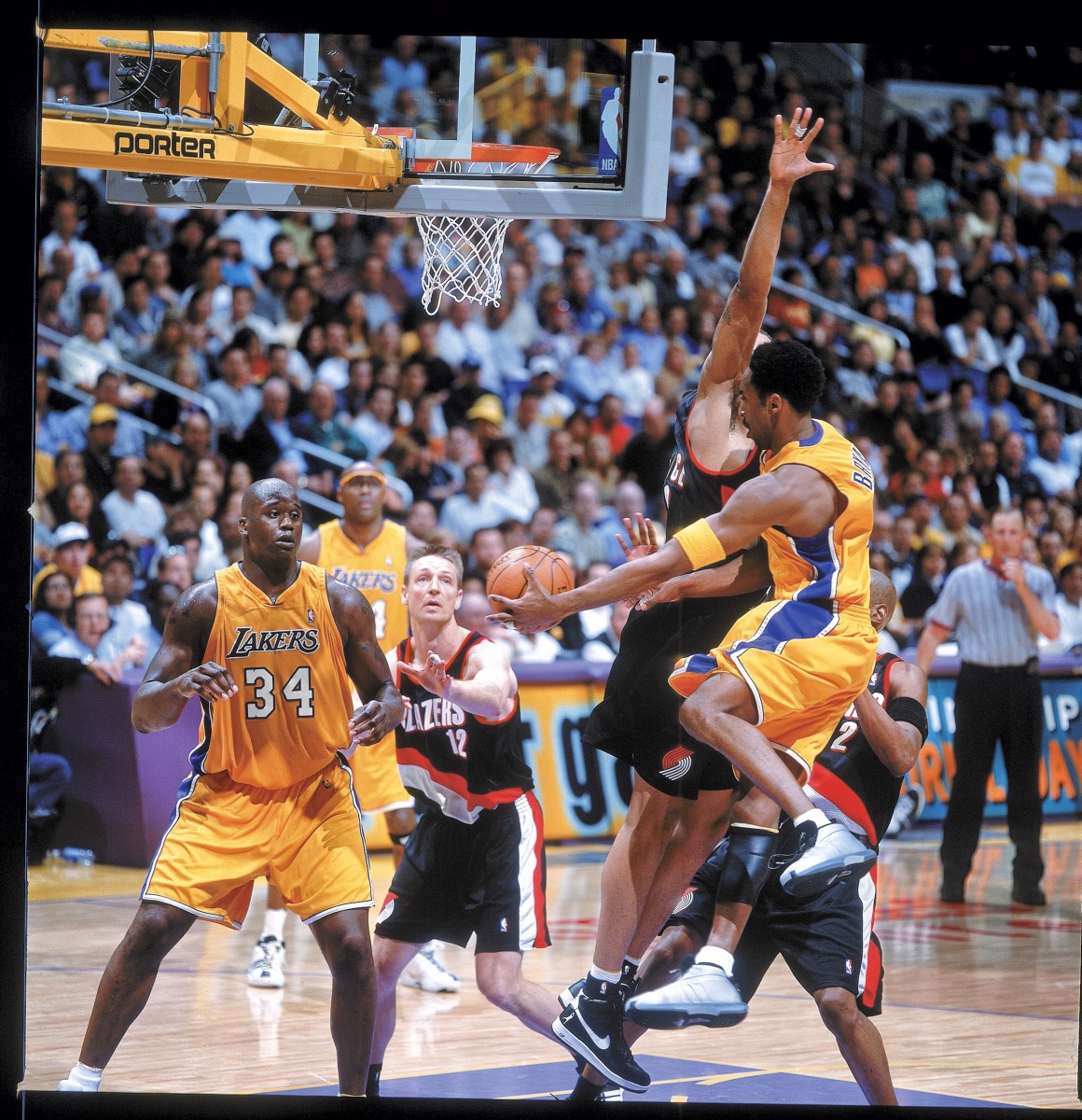 Kobe Bryant 2000-01 Action Photo Print 