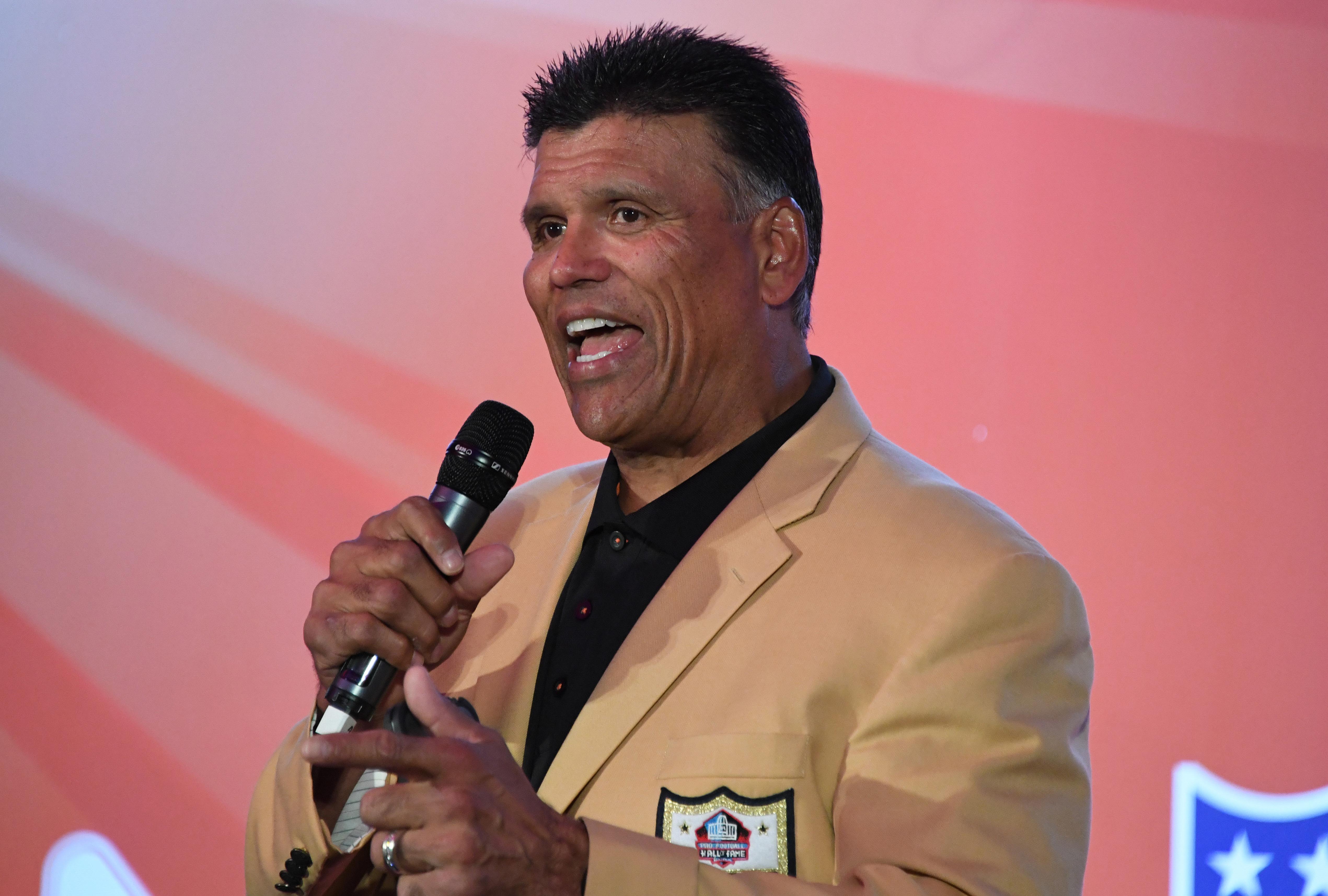 Best of the Firsts, No. 3: Anthony Munoz - Sports Illustrated