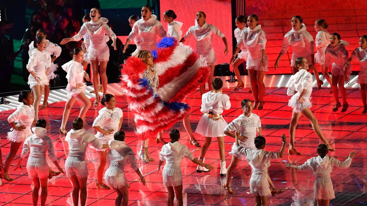 Jennifer Lopez Wears Puerto Rico Flag During Super Bowl Halftime