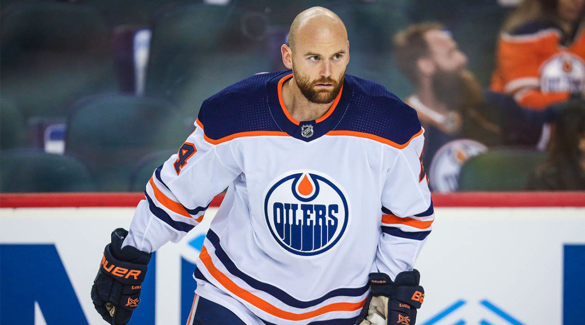 Zack Kassian: Oilers winger kicks Lightning defenseman in chest