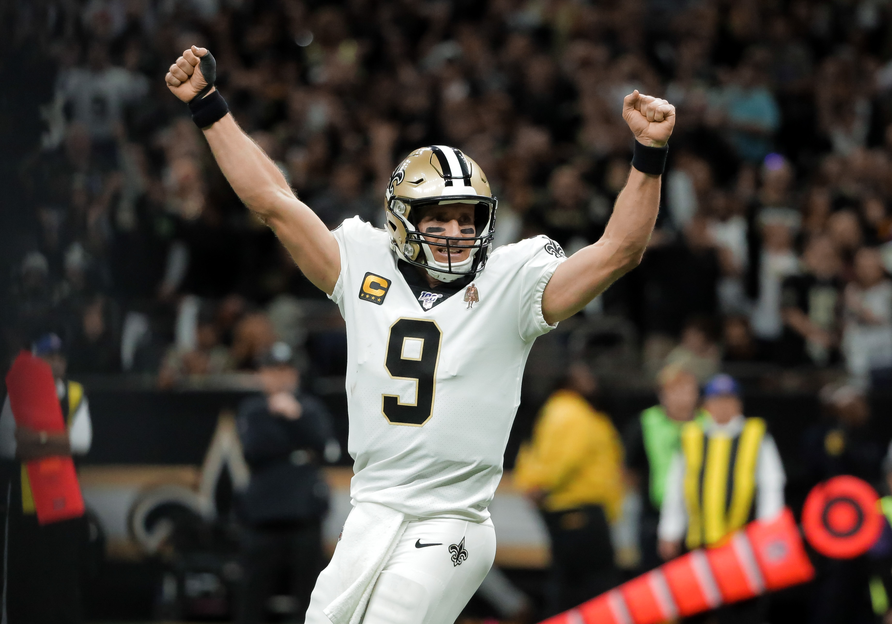 Drew Brees Agrees to a 2-Yr Extension With New Orleans - Sports ...