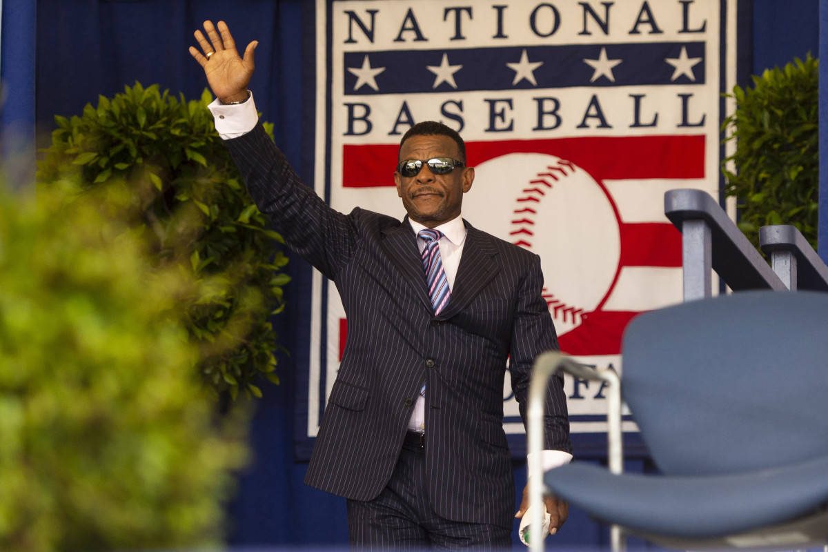 Oakland A's Rickey Henderson (24) during a game from his career with the Oakland  A's. Rickey Henderson played for 25 years with 9 different teams and was  inducted to the Baseball Hall