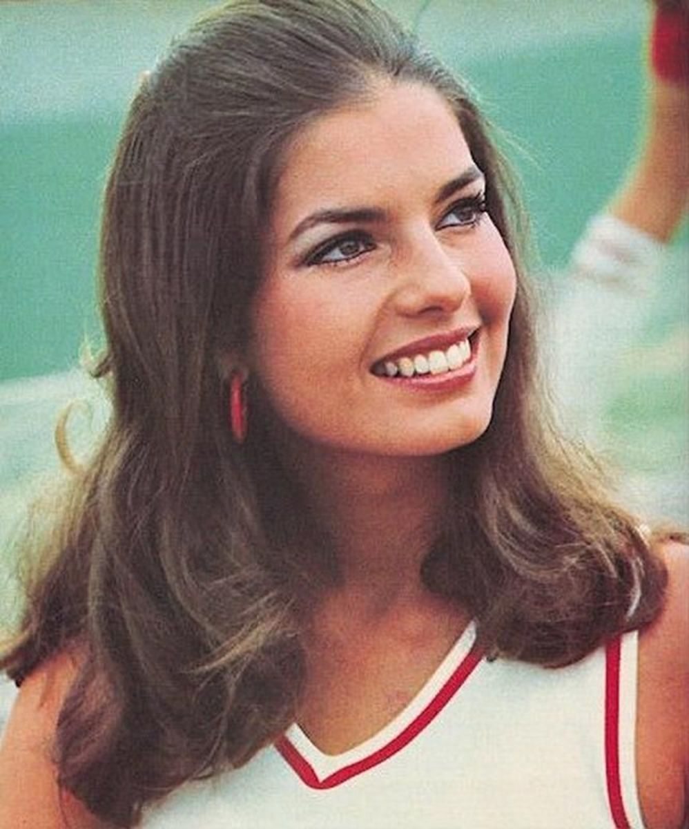 Sela ward cheerleader