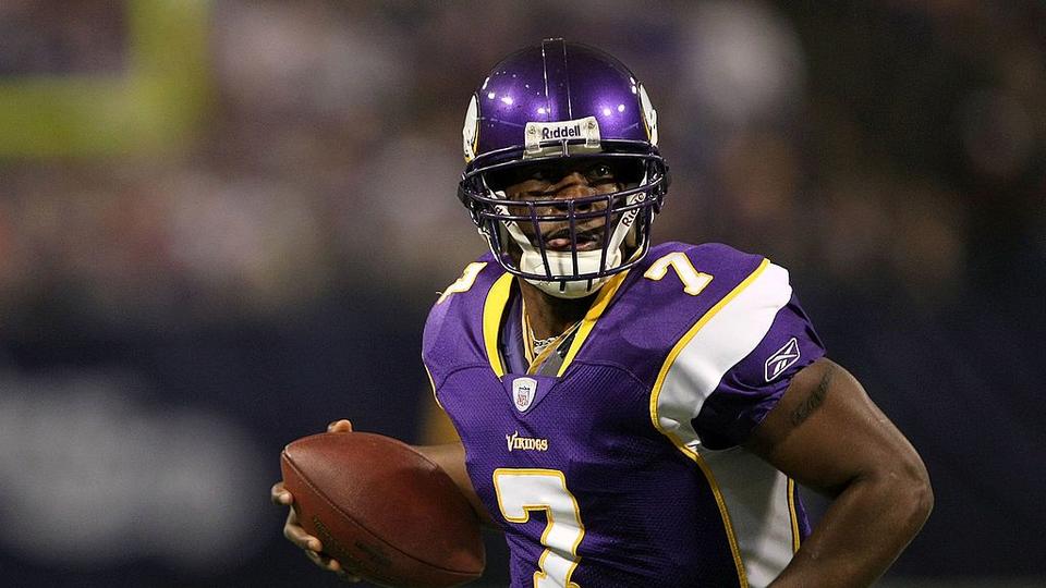 Former Vikings QB Tarvaris Jackson Dies in Car Accident at Age 36 ...