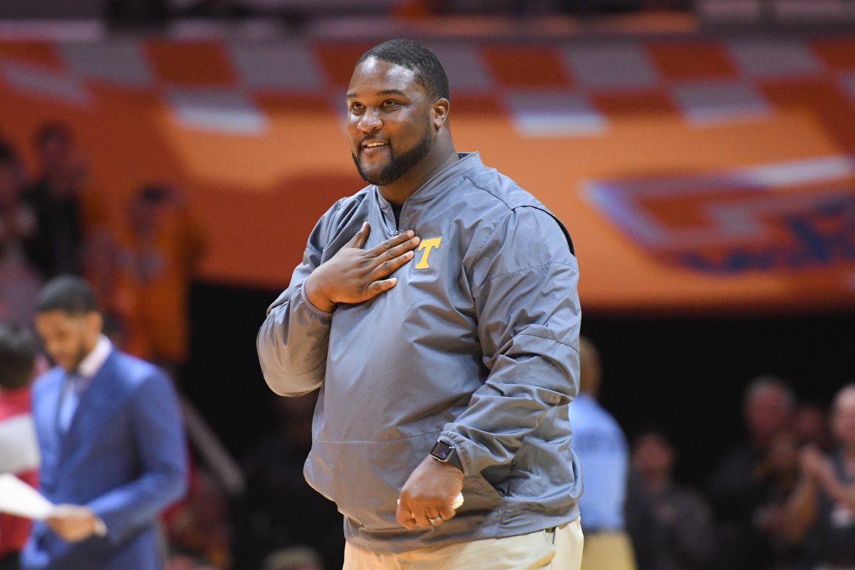 Tennessee River Valley News - Tee Martin explains where proceeds from black  jerseys would go Tennessee Assistant Coach Tee Martin has clarified that  the money from the black jersey sale will stay