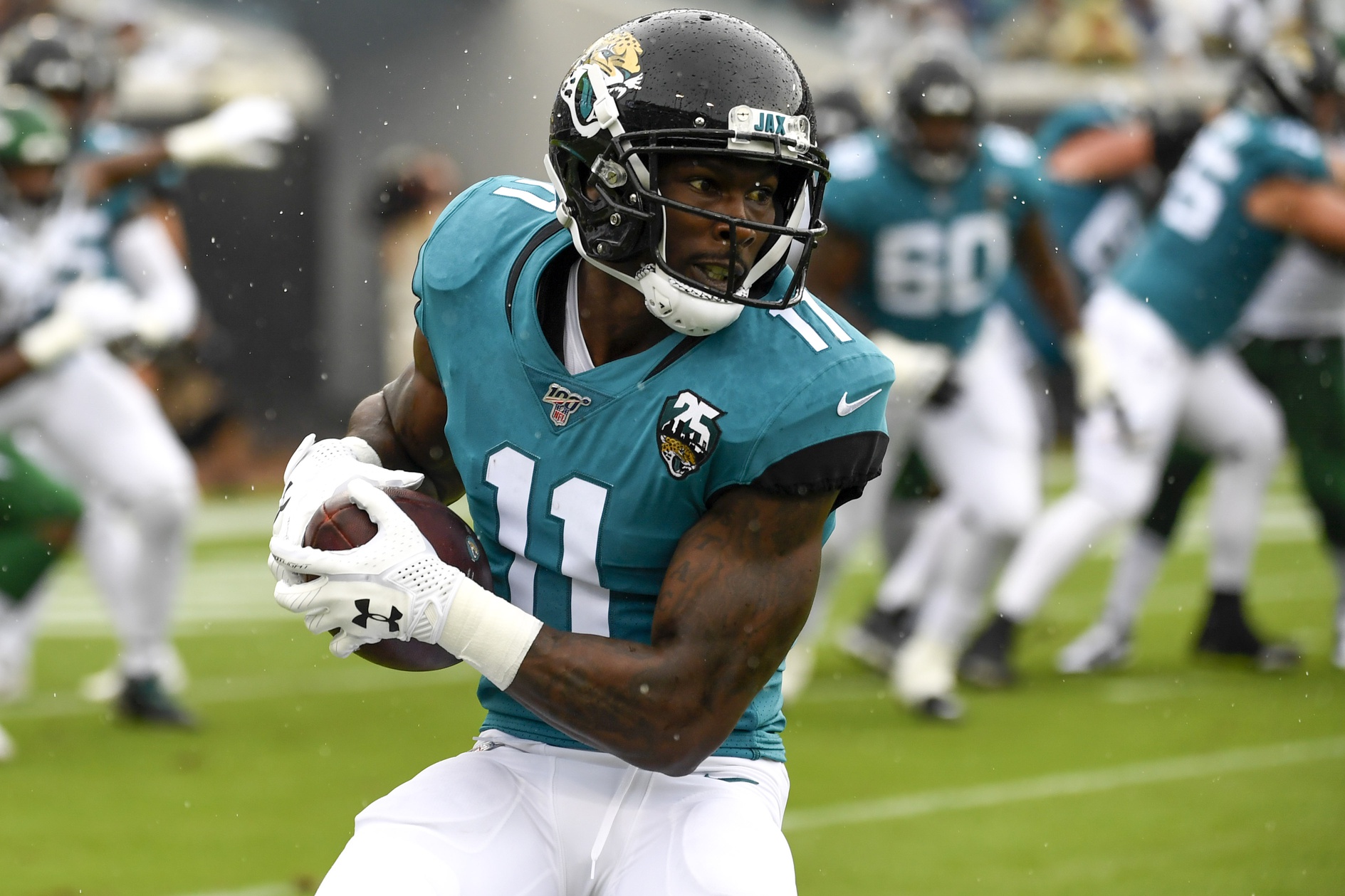 East Rutherford, New Jersey, USA. 1st Oct, 2017. Jacksonville Jaguars wide  receiver Marqise Lee (11) reacts prior to the NFL game between the  Jacksonville Jaguars and the New York Jets at MetLife