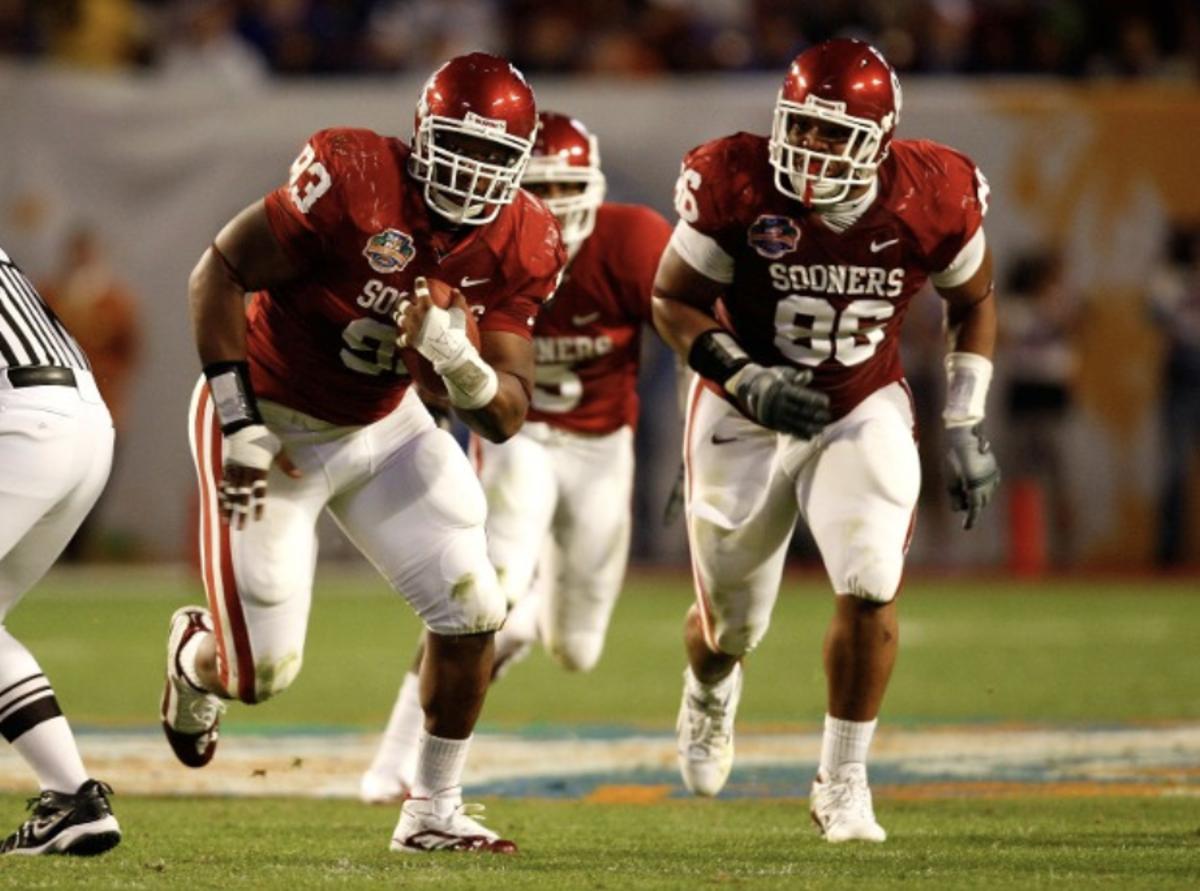 Gerald McCoy returns an interception in the 2008-09 BCS title game.