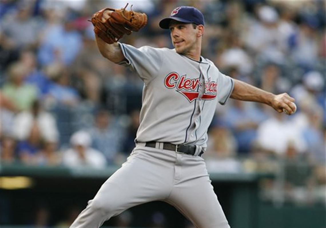 Cleveland Indians starting pitcher Cliff Lee delivers against the