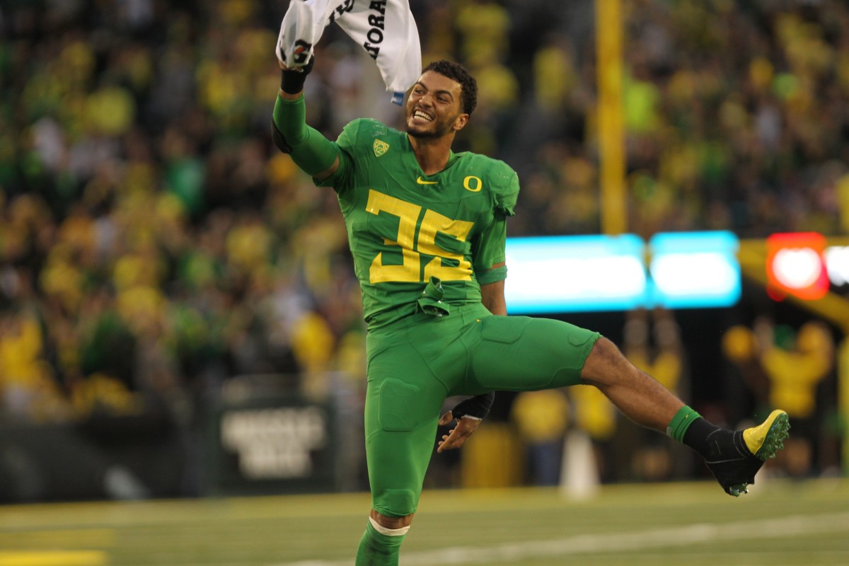 Oregon Ducks linebacker Troy Dye selected by Minnesota Vikings in