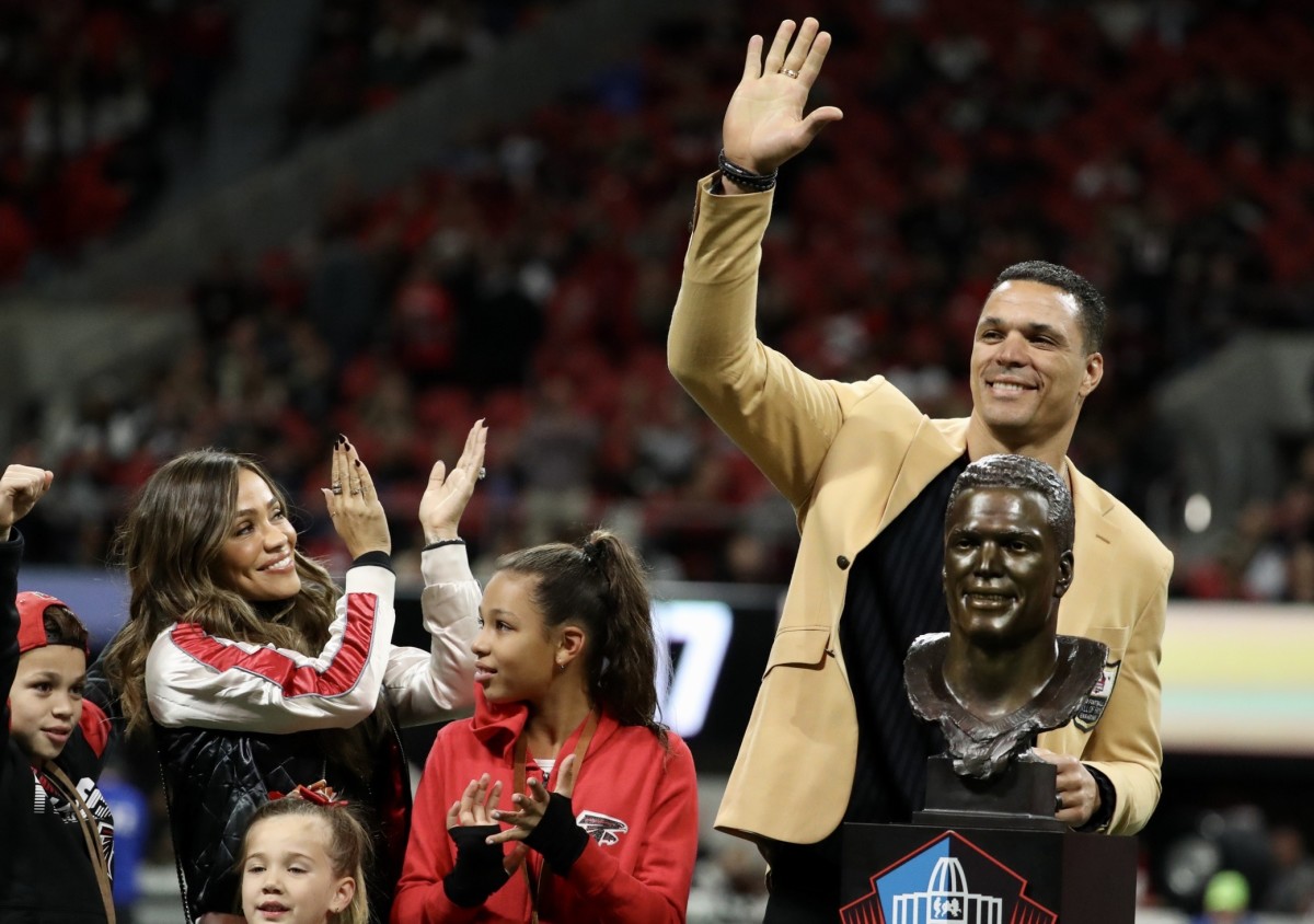 Tony Gonzalez accepted his Pro Football Hall of Fame bust