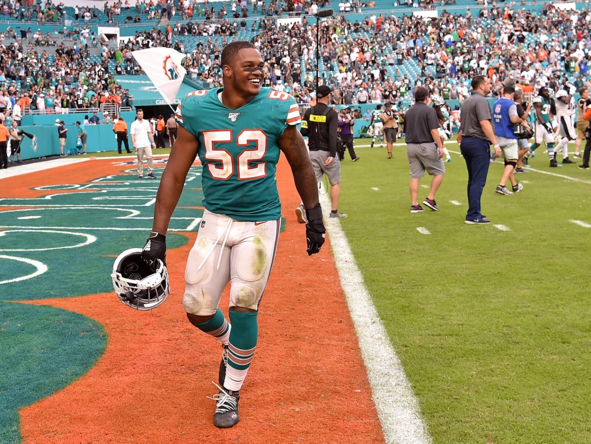 Miami Dolphins fans are now Nat Moore days, 89, from football