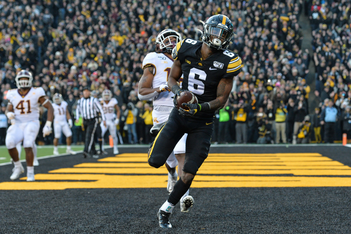 Saturday's Clicks: Hawkeyes Favored In Seven Games - Sports Illustrated ...