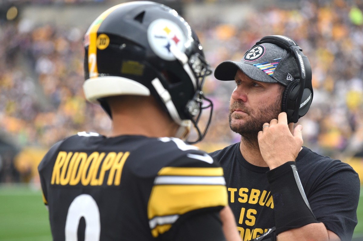 The clues to who will be named Steelers starting QB are easy to follow