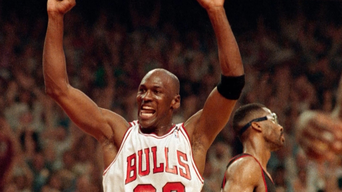 Michael Jordan fan says he knows MJ's basketball weakness - Sports ...