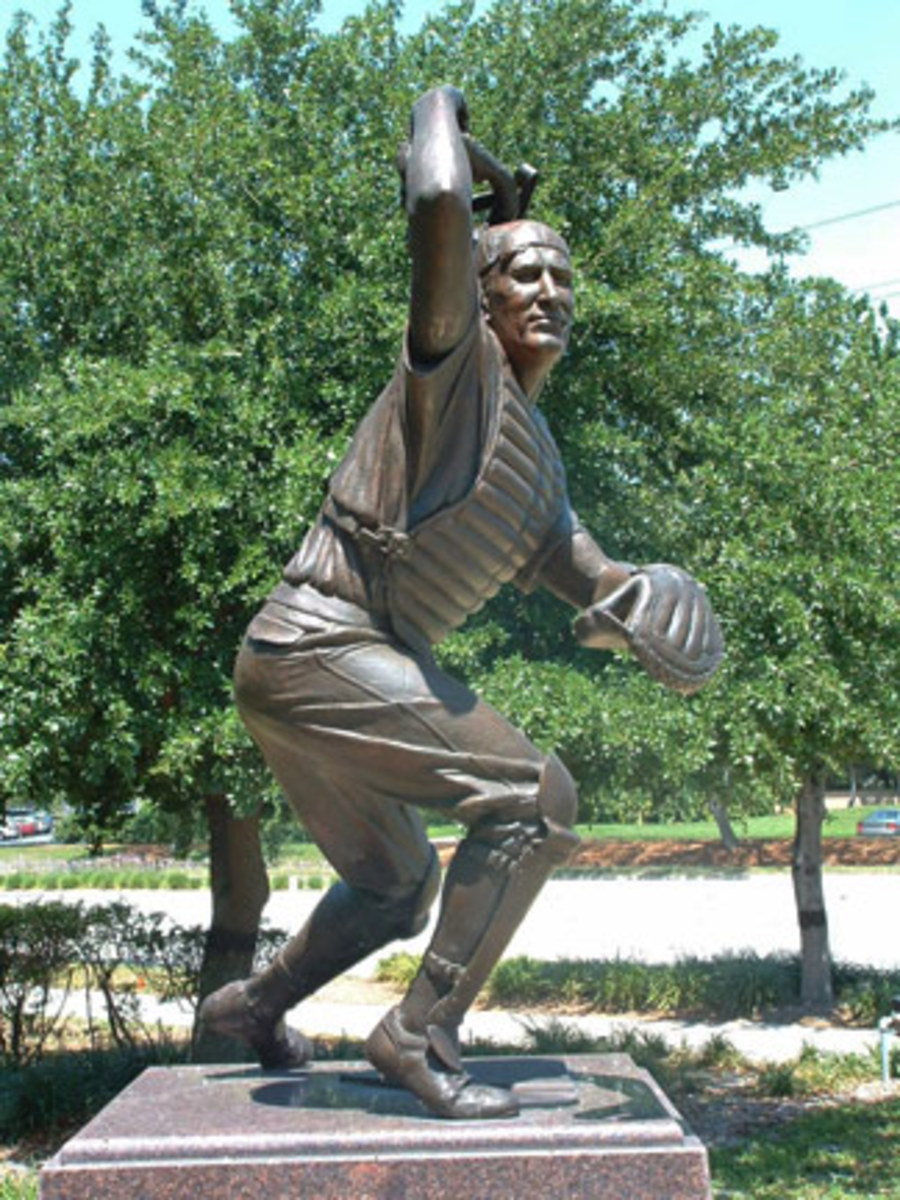 If this statue in the Tampa park named in his honor is an indication, Lopez was a tad slimmer in his playing days.