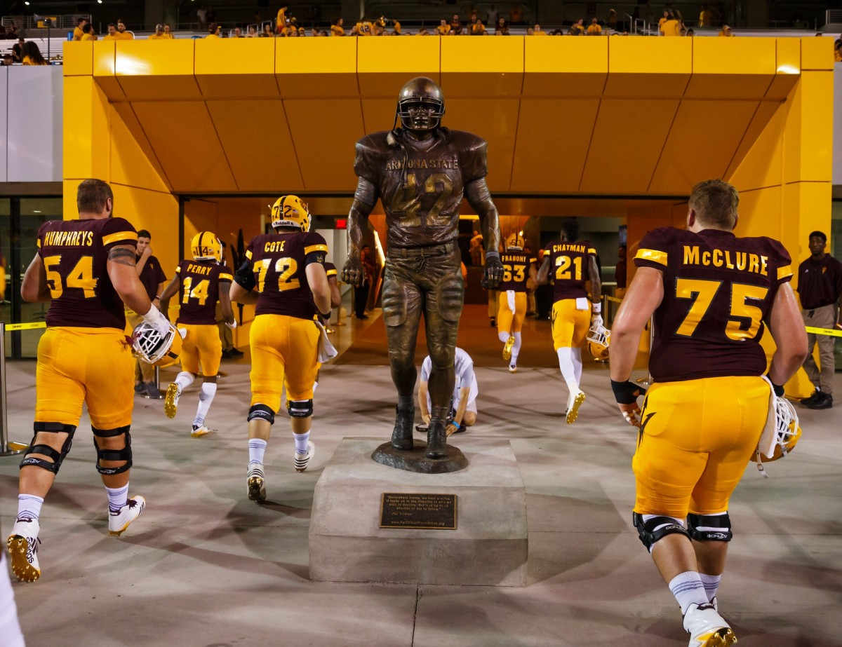 X 上的Sun Devil Football：「His name is synonymous with Arizona State University  and transcends the sport of football into something much greater. Now, Pat  Tillman is going into the Arizona Sports Hall
