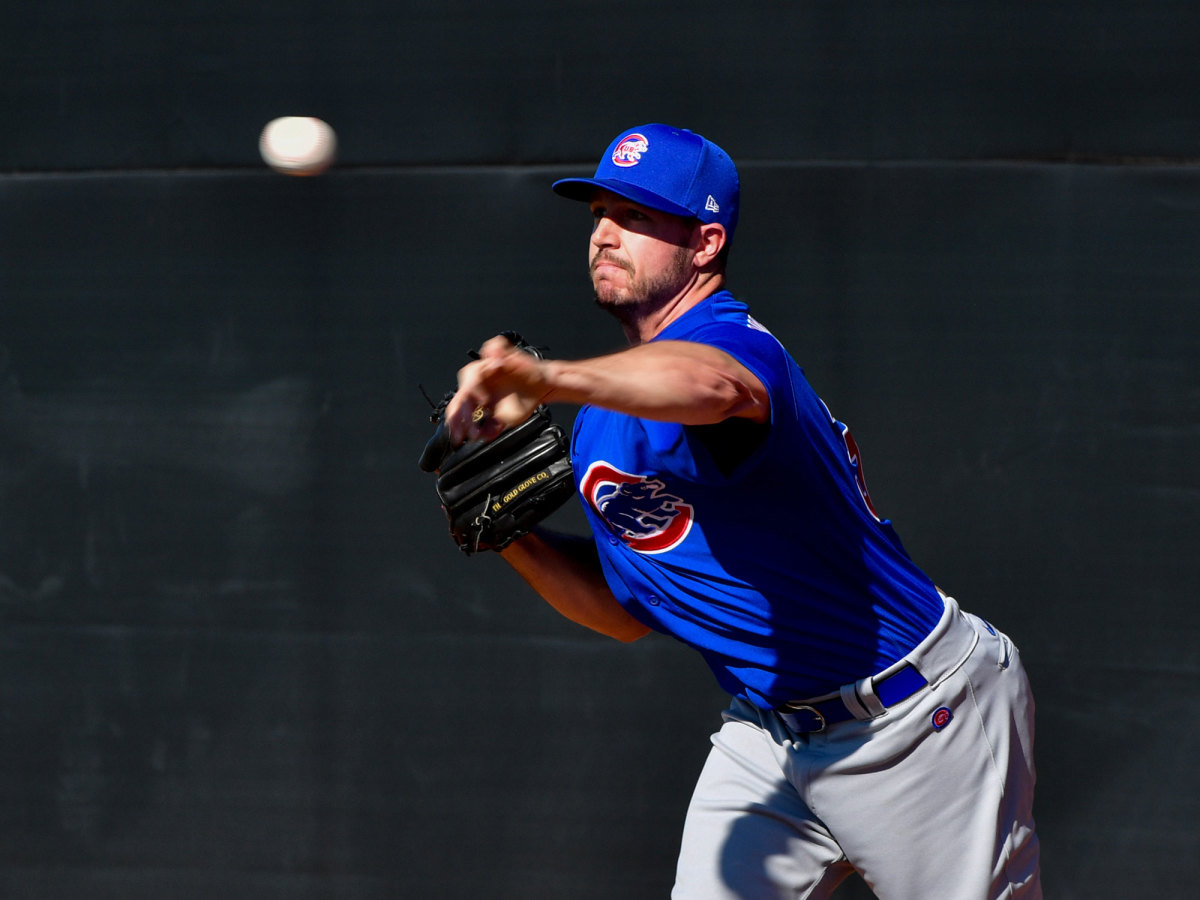 Cubs pitcher Danny Hultzen throws a ptich.