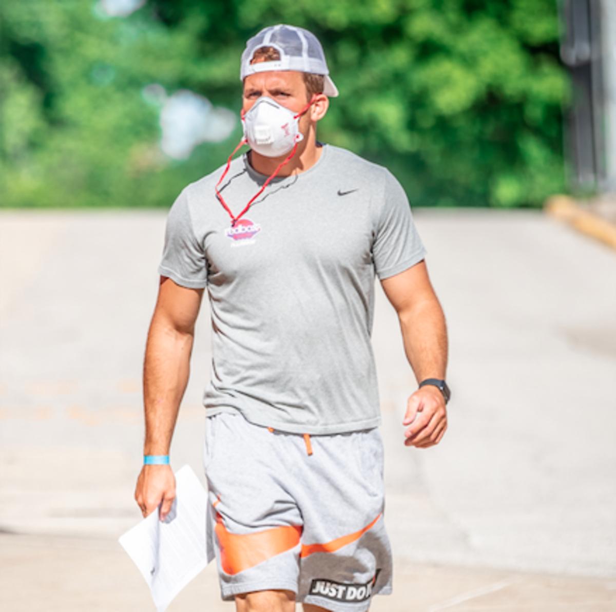 Illinois senior linebacker Jake Hansen reporting back to campus for voluntary workouts on June 8.  