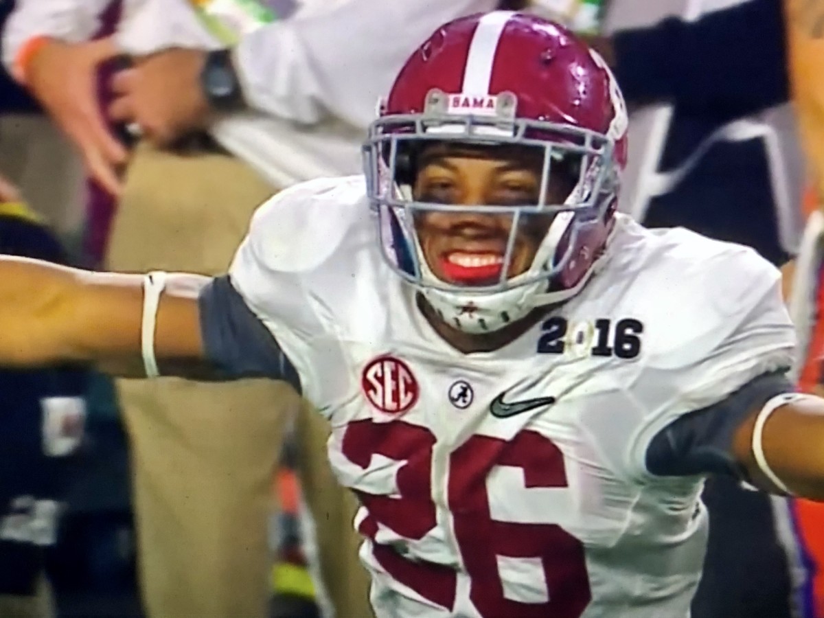 Clemson vs Alabama: Derrick Henry 50-yard touchdown run (video