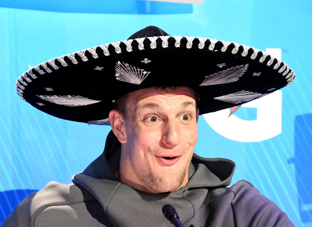 Happy Birthday to Tampa Bay Buccaneers legend Rob Gronkowski! : r