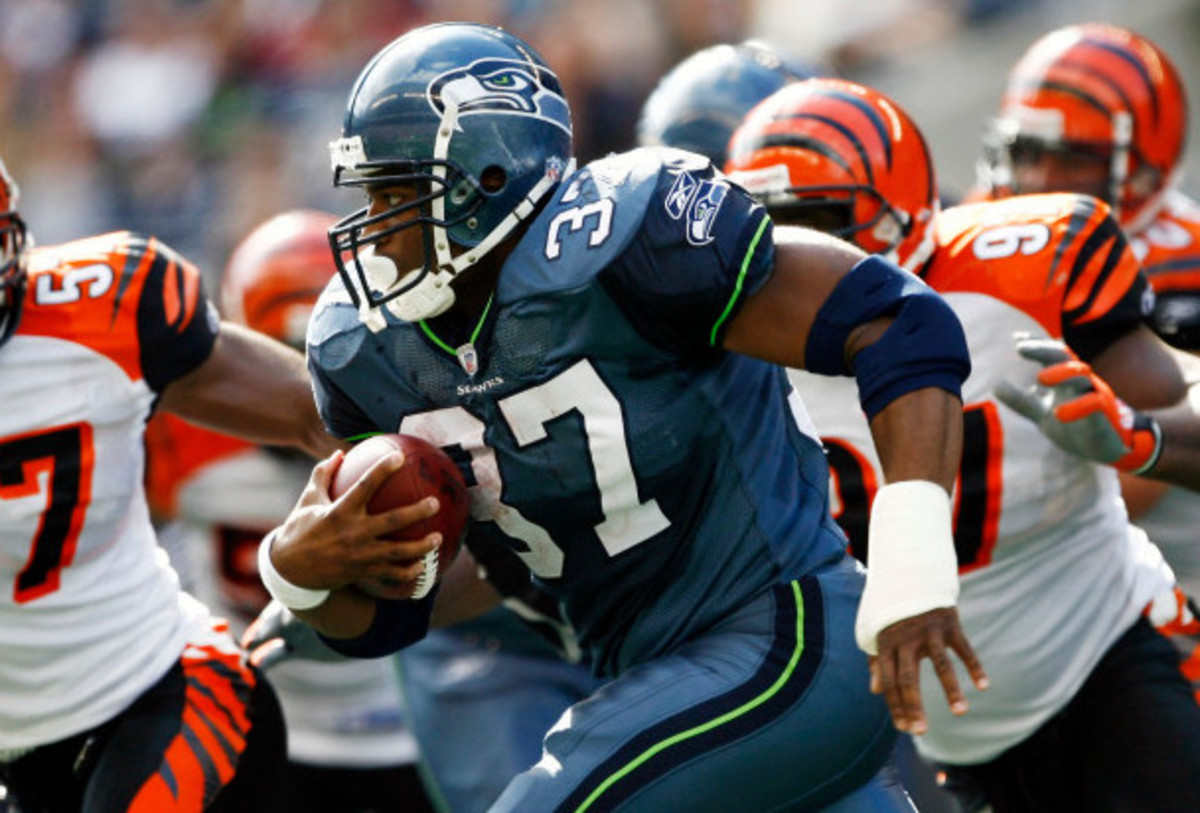 Shaun Alexander inducted into Seattle Seahawks Ring of Honor