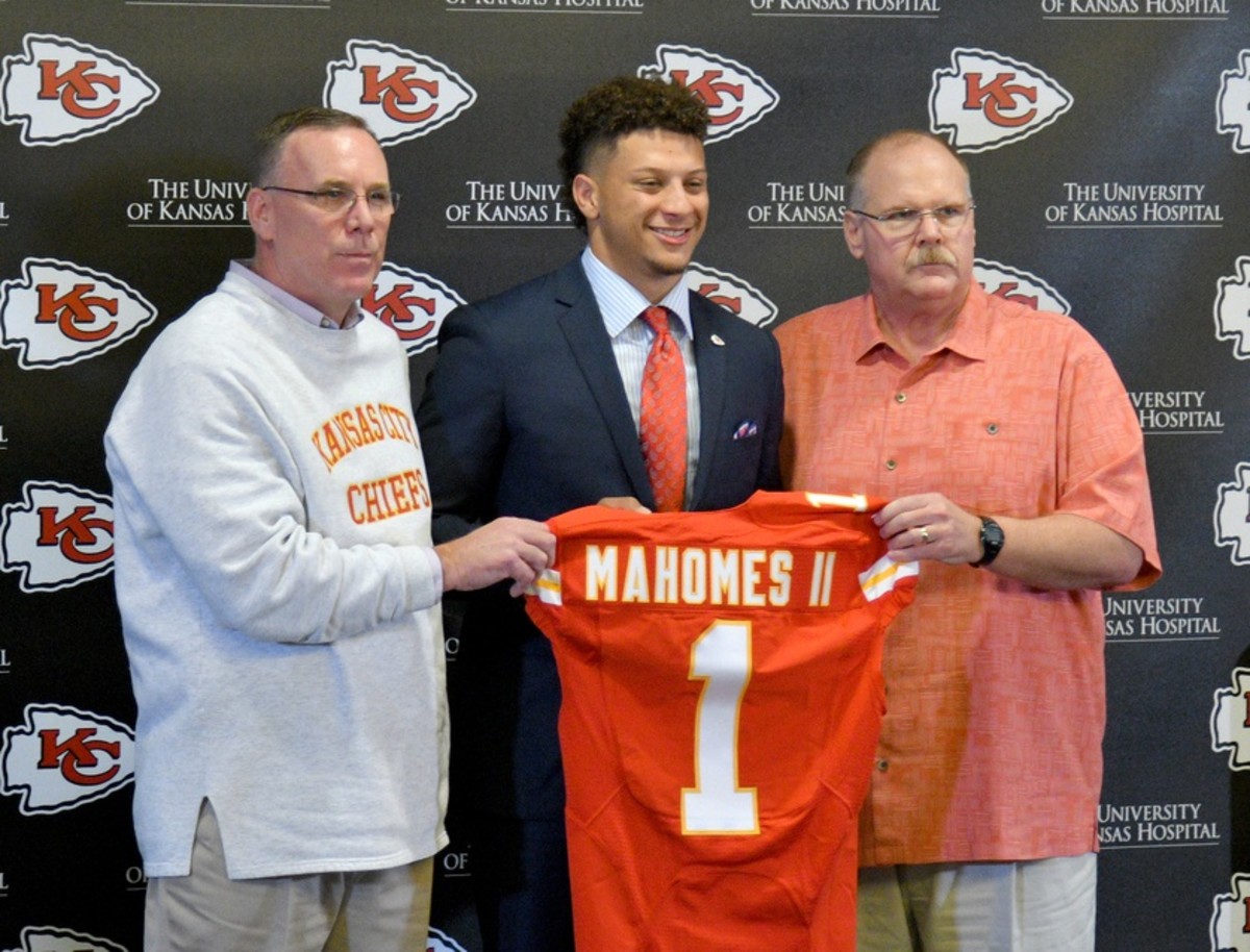 What if Patrick Mahomes was drafted by the Chicago Bears? Sports