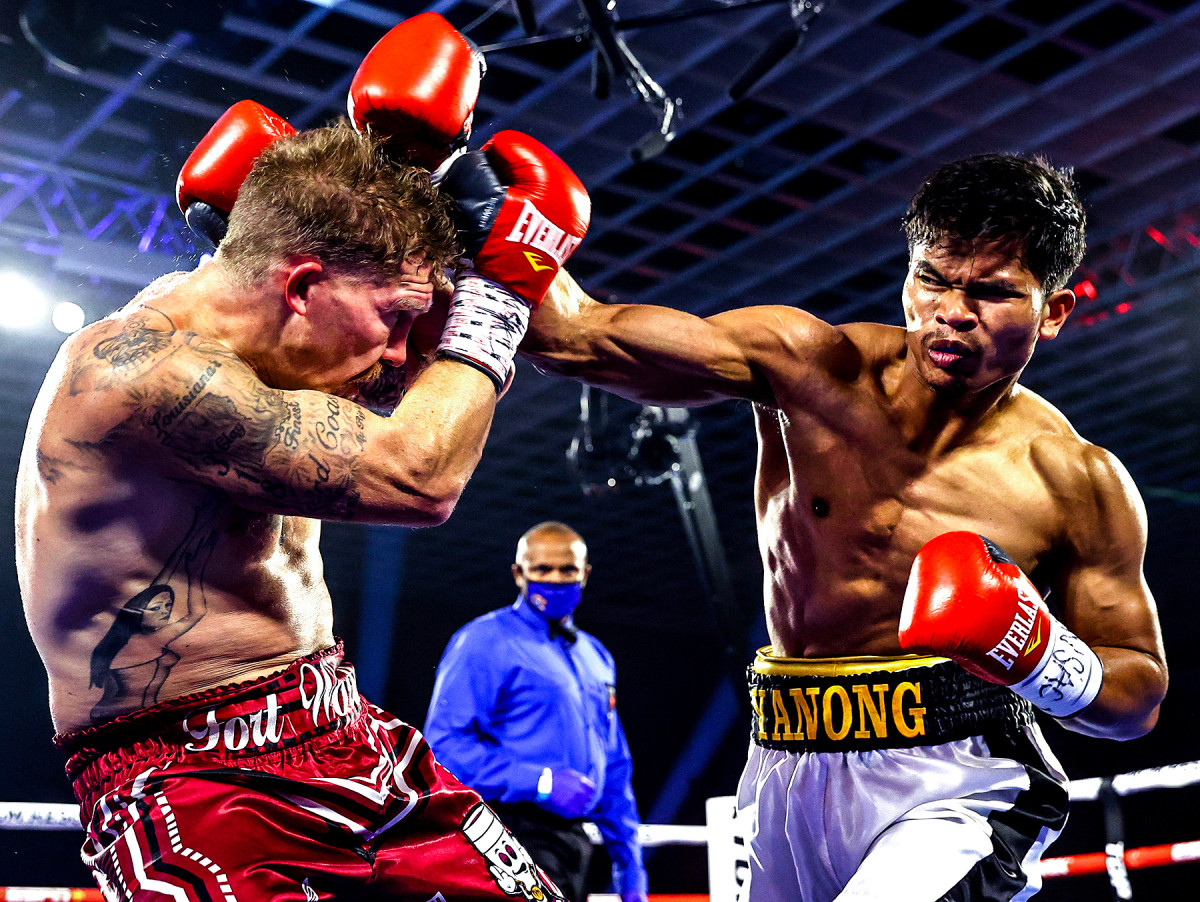 Hoyle oversees Reymond Yanong (right) versus Clay Burns on June 25 in the Bubble.