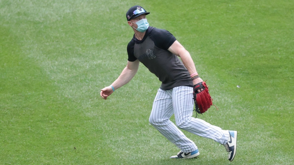 Pittsburgh Pirates player wears face mask during game that was