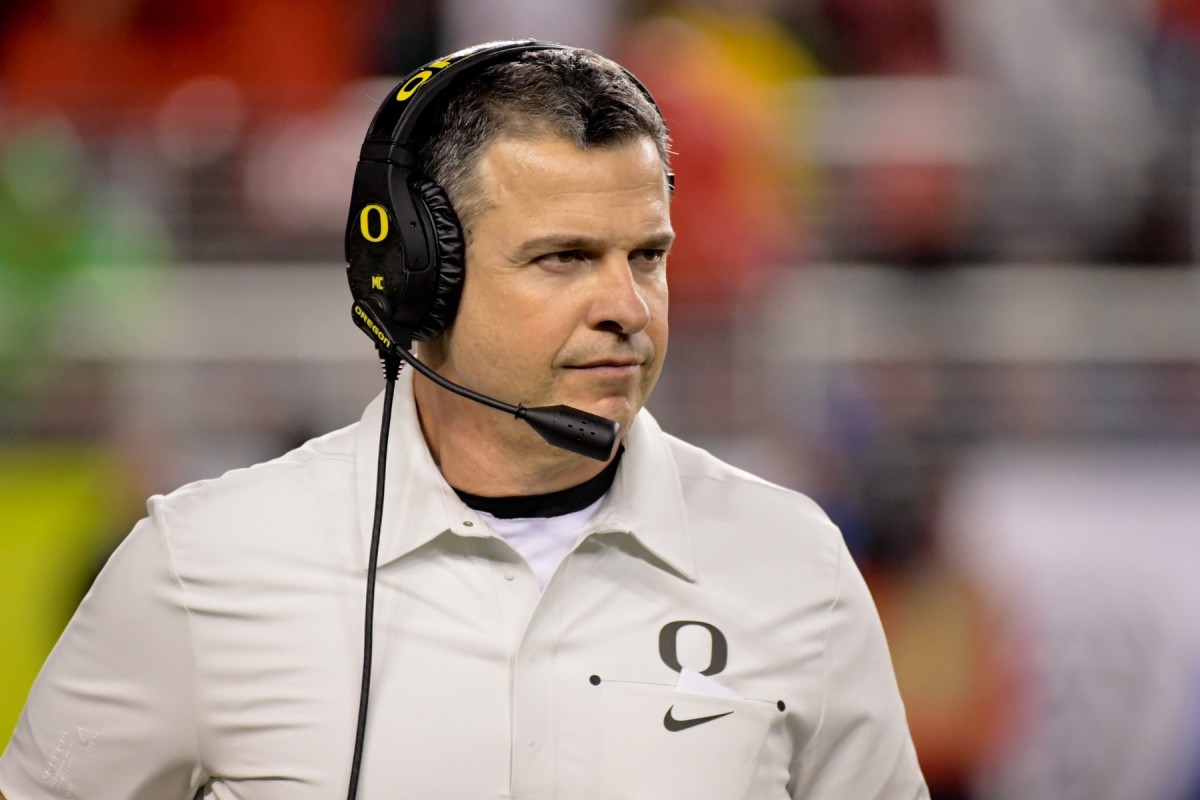 Oregon Ducks Sign Cornerback Avante Dickerson, Bolstering a Solid 2021 ...