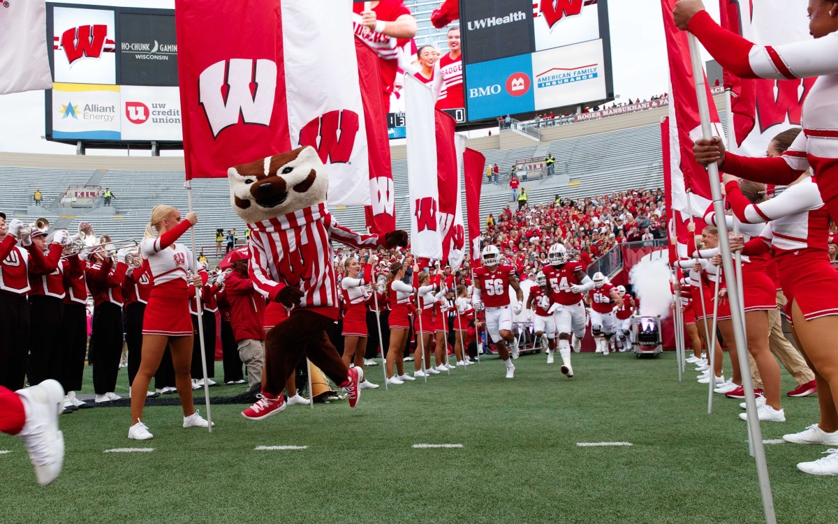 Wisconsin Updated 2020 Football Schedule Released - Sports Illustrated