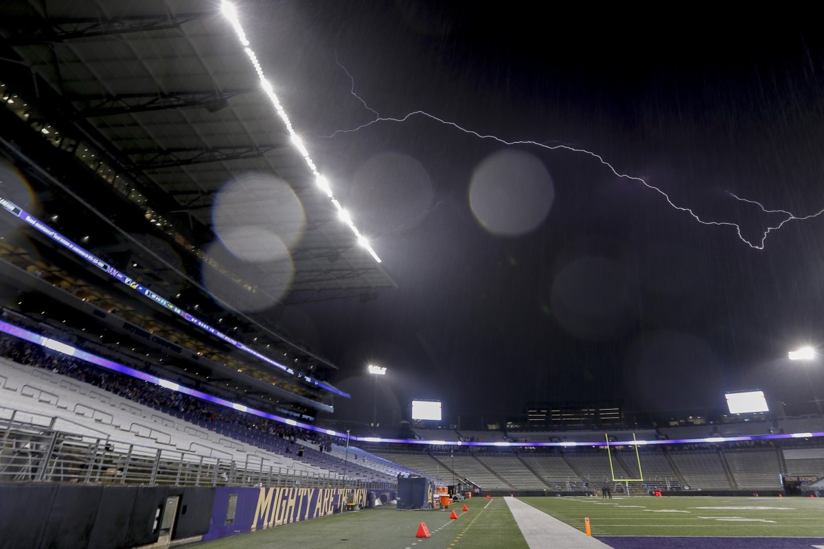 Huskies, Bears Really Don't Want Lightning to Strike Twice - Sports ...