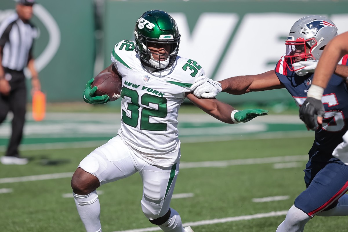 New York Jets running back Michael Carter (32) during the first