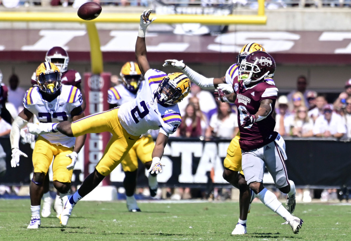 Report: LSU Football Linebacker Navonteque Strong Enters NCAA Transfer ...