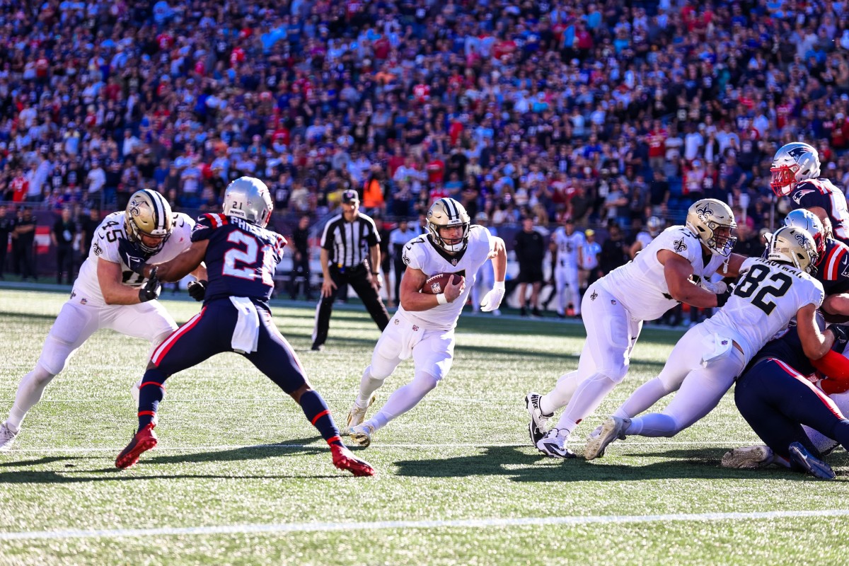 New Orleans Saints quarterback Taysom Hill (7)