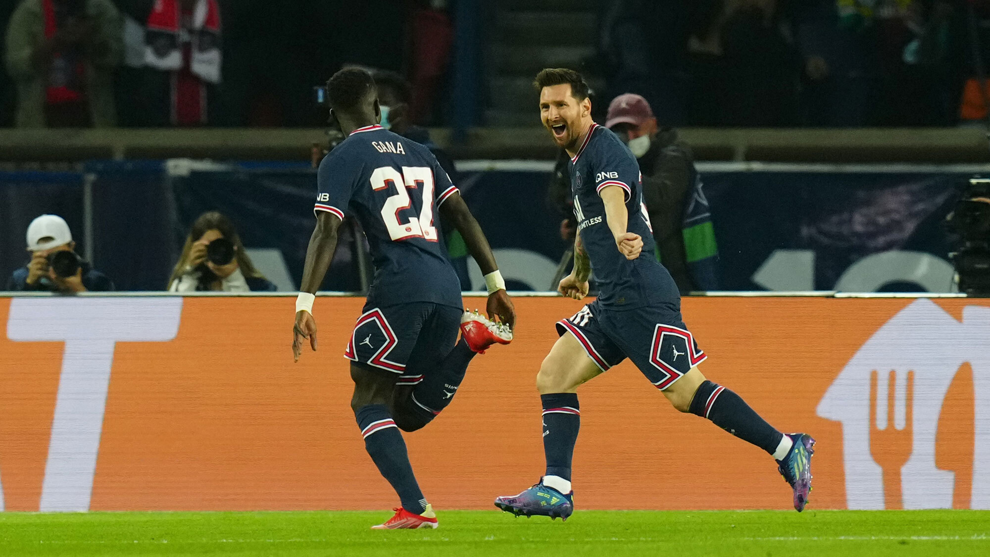 Lionel Messi goal video PSG star scores 1st for club vs Man City