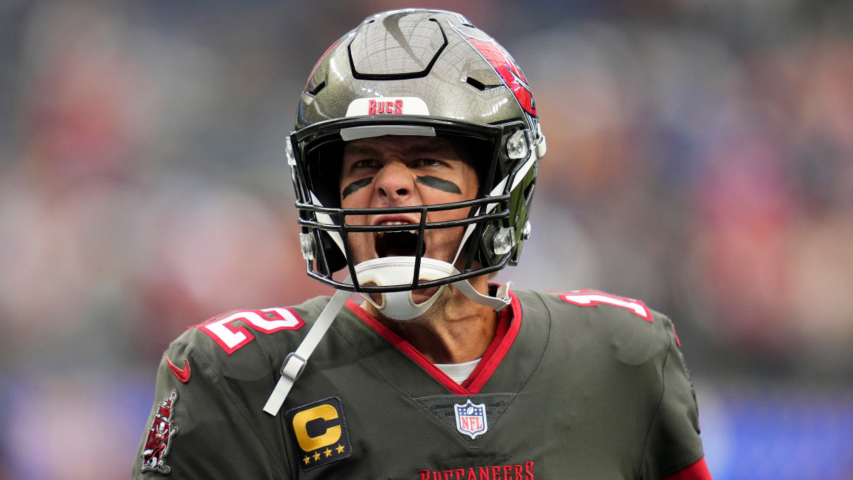 Former Buccaneers player slams Brady for Tampa Bay's offensive woes: 'He's  not very good anymore'